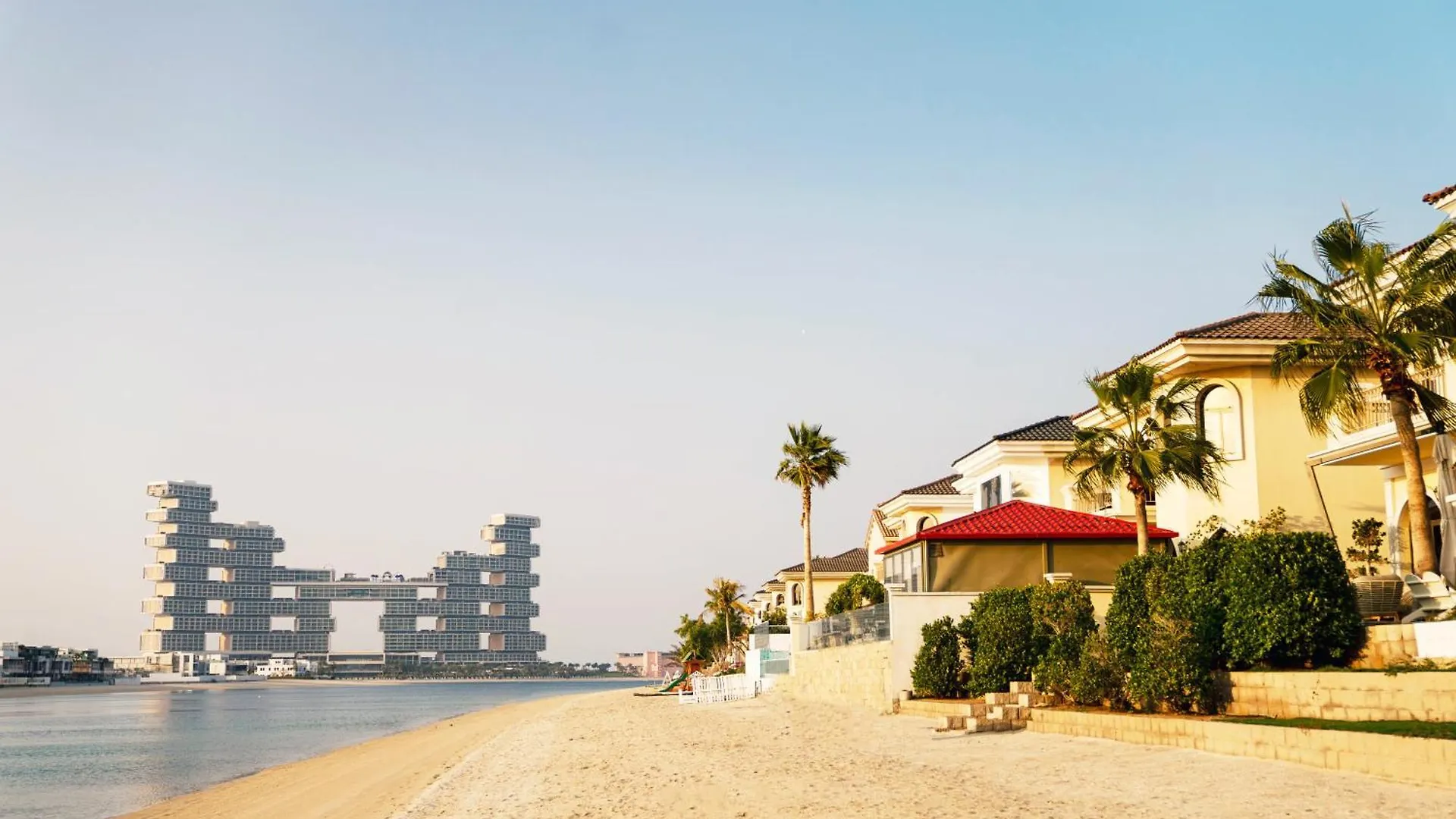 Luxe 4Br Villa On Palm Jumeirah With Beach Access location