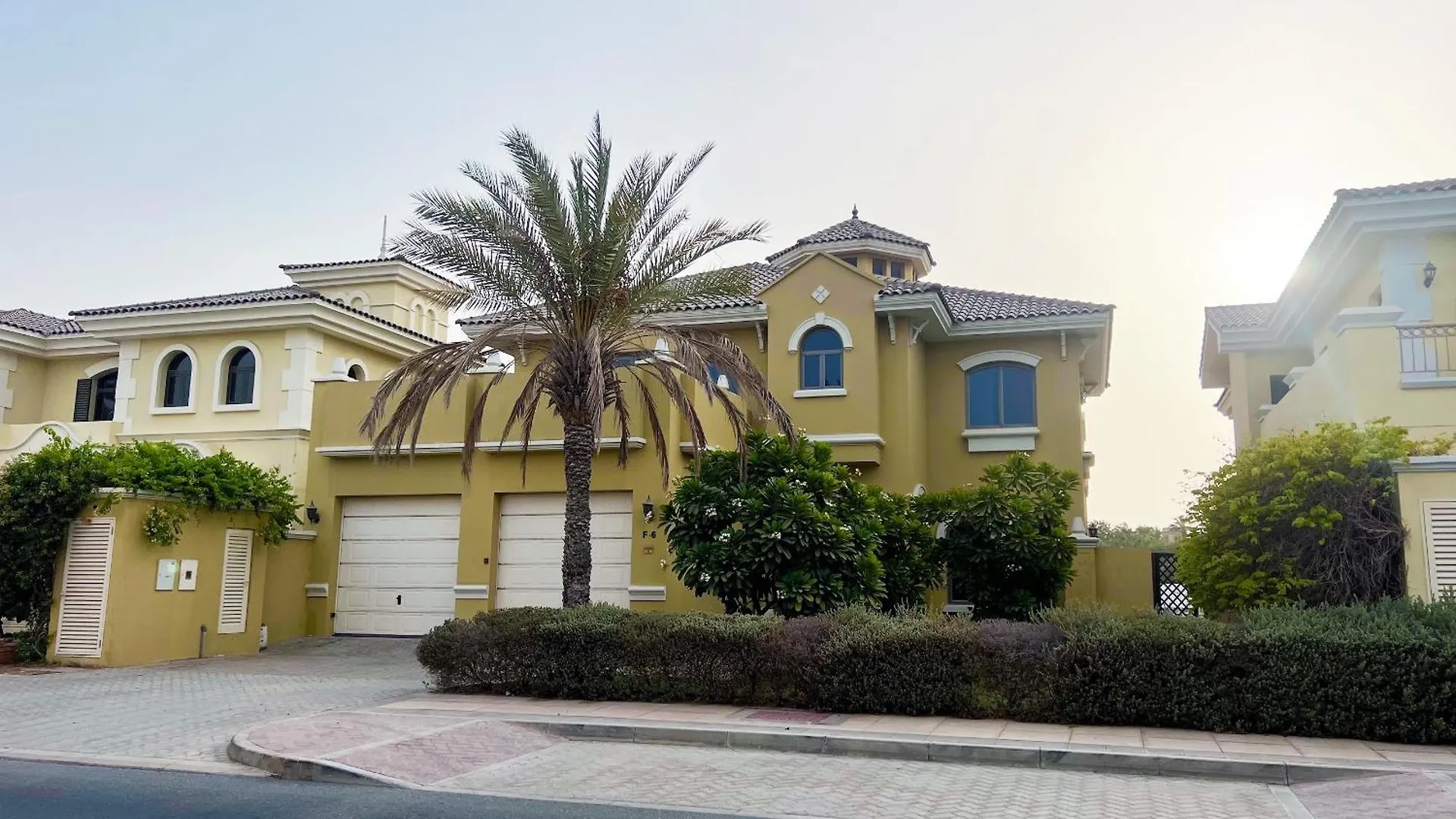 Luxe 4Br Villa On Palm Jumeirah With Beach Access Dubai United Arab Emirates